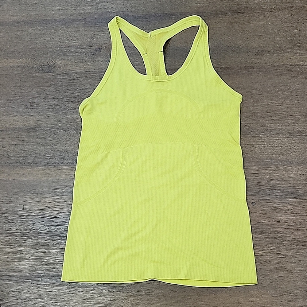 Lululemon Athletica Run Swiftly Tank Size 6 in Citron